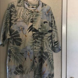 Floral shirt. Tommy bahama
